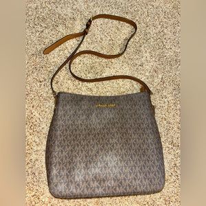 Michael Kors Bags Michael Kors Jet Set Travel Large Messenger Crossbody Bag